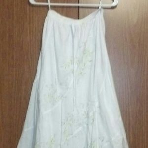 Long white shirt with light green flowers