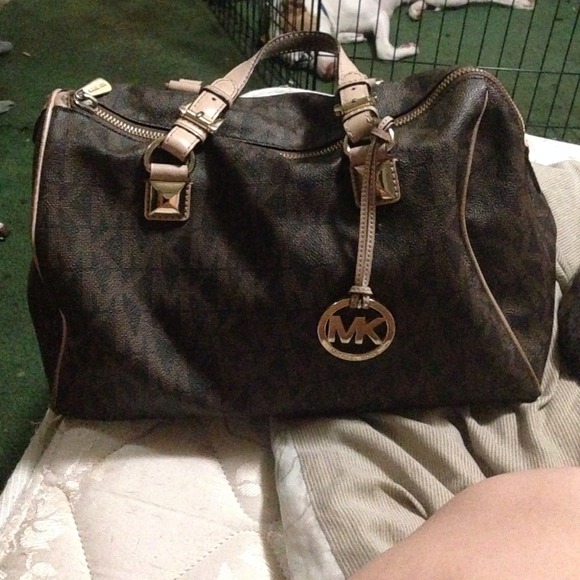 Large Michael Kors Greyson