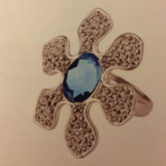 Fleur De Mer Ring size 8 $79 - Picture 2 of 2