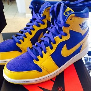 Jordan Retro 1 ( Laney ) size 10