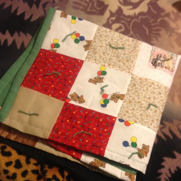 SOLD Hand Crafted Quilt 🔷 - Picture 1 of 4