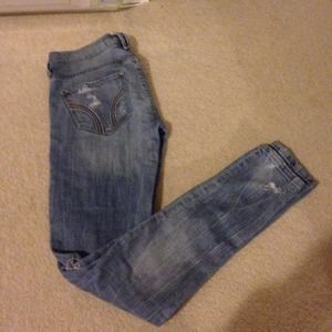 BUNDLED SOLDHollister destroyed super skinny Jeans