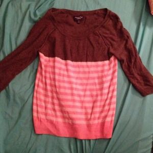 American Eagle Sweater!