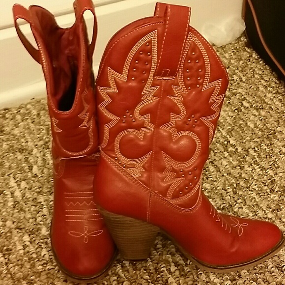 Cowgirl Boots discounted or bundling items also