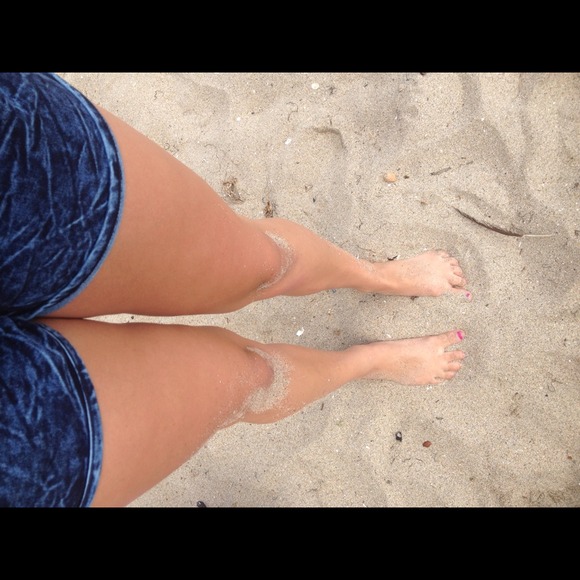 MEET YOUR SELLER ❤️ - Picture 3 of 4