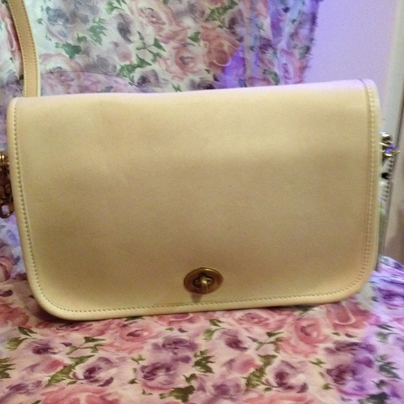 A bundle for FRAY,,,Off white coach and rare style