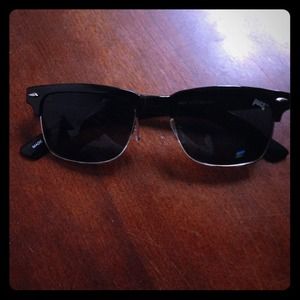 Polarized sunglasses