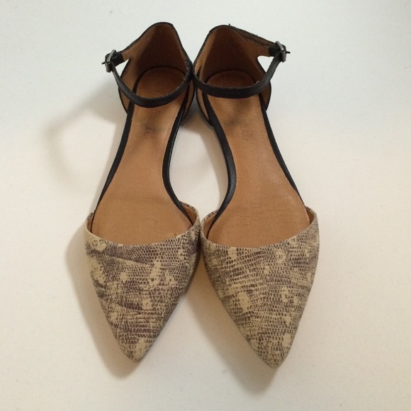 Beatrice Ankle Strap Skimmer in Vintage Canvas