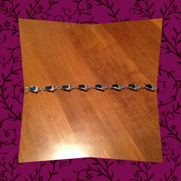 Abalone Paw silvertone bracelet ...🌷