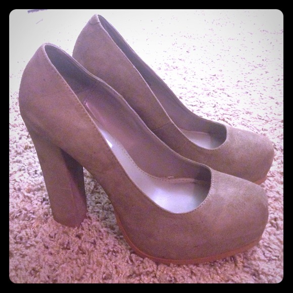 Steve Madden Grey Heels
