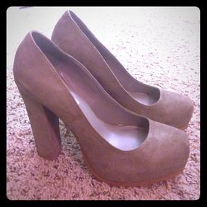 Steve Madden Grey Heels