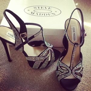 Steve Madden bejeweled pumps