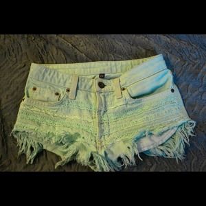 Carmar mint green lace pattern shorts