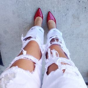 White distressed boyfriend jeans
