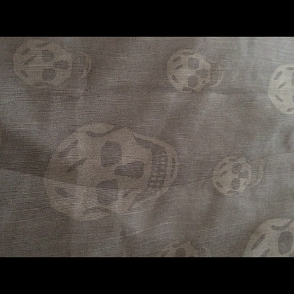 Alexander McQueen - Picture 3 of 4
