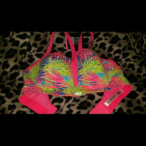 *Sold* Victoria secret sports bra - Picture 3 of 4