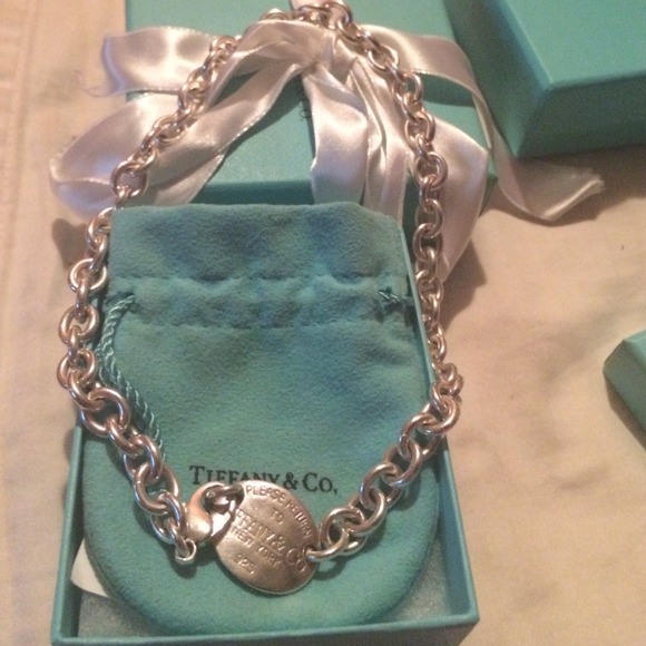 Authentic Tiffany & Co oval tag choker. Authenticated on my other listing. - Picture 8 of 8
