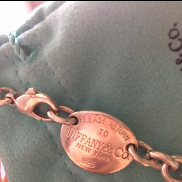 Authentic Tiffany & Co oval tag choker. Authenticated on my other listing. - Picture 6 of 8