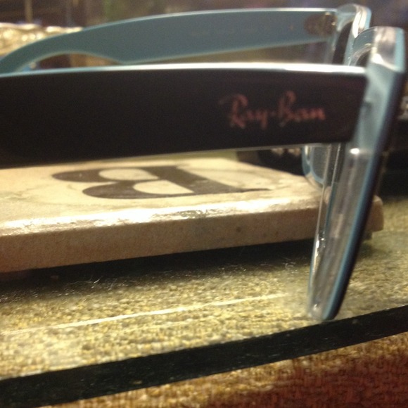 100% authentic Wayfarer Ray Bans. - Picture 2 of 3