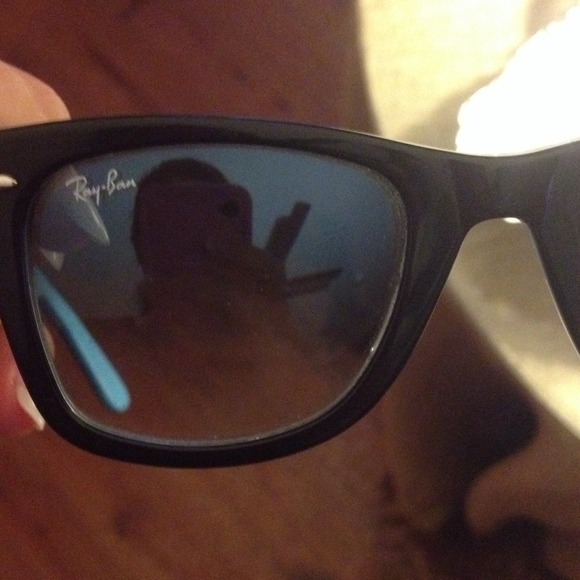 100% authentic Wayfarer Ray Bans. - Picture 3 of 3