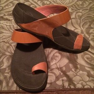 FitFlop light brown sandals