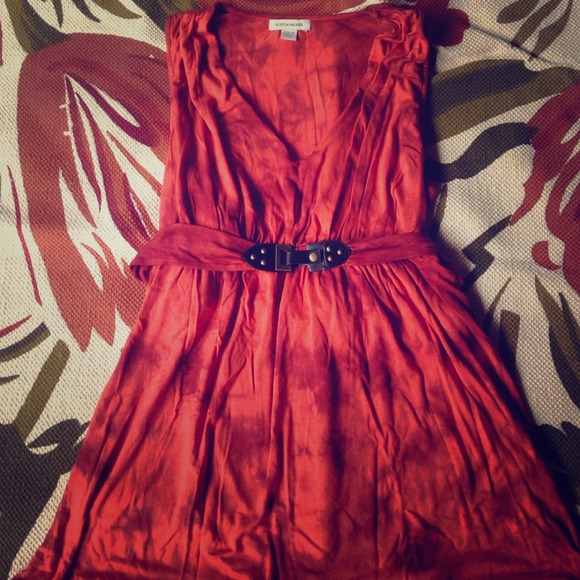 Unique Boston Proper V neck top