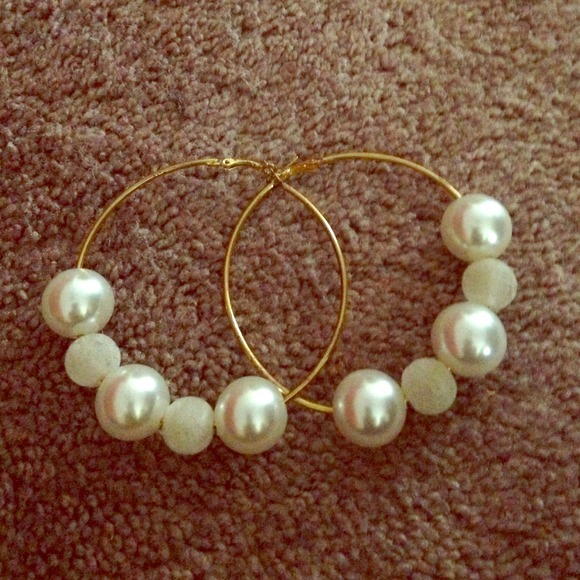 Pretty big pearl hoop earrings!