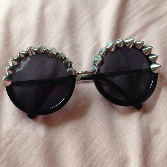 Round Spike Sunglasses