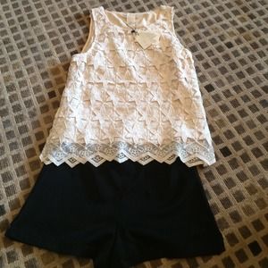 Blouse with embroidered flower pattern