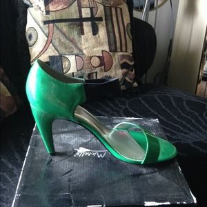 Green with Black strap pump