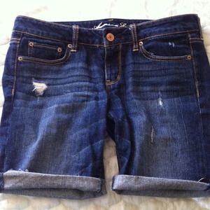 American Eagle women's shorts.
