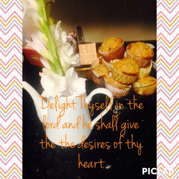 Words of Encouragement 😇/Meet Your Posher Hi😊 - Picture 1 of 2