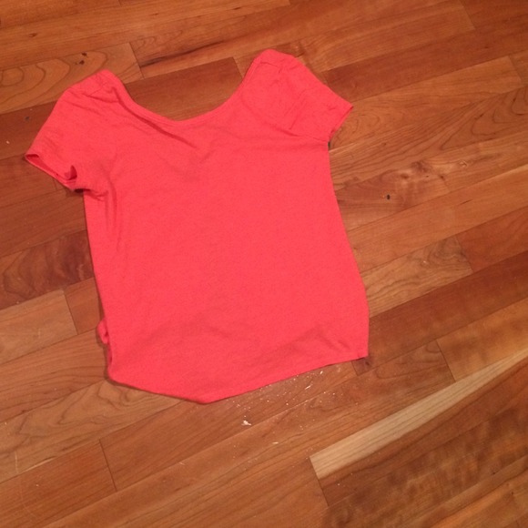 OPEN BOW BACK Tshirt:PRICE NEGOTIABLE - Picture 1 of 2