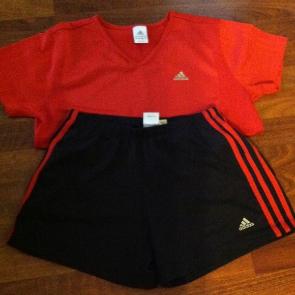 PAIR OF ADIDAS  SHORTS/SHIRT 👍 - Picture 1 of 3