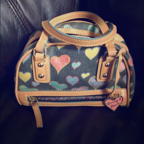 ⬇️JUST REDUCED⬇️Dooney & Bourke 💜 duffle #J139915