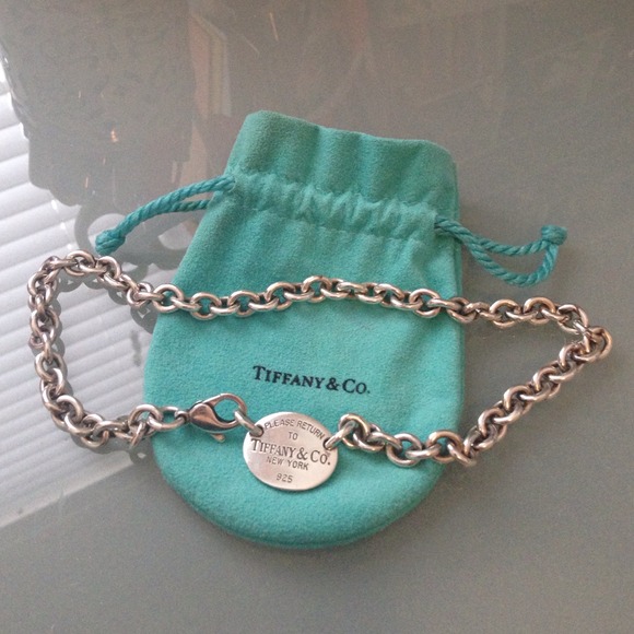 Beautiful 16" authentic Tiffany necklace