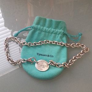 Beautiful 16" authentic Tiffany necklace