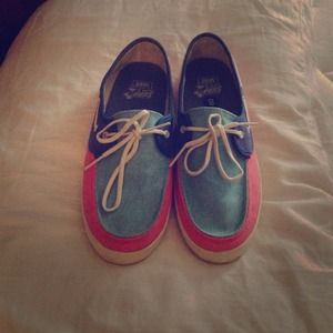 VANS. Worn once!