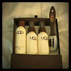 Ugg Sheepskin Cleaner Kit