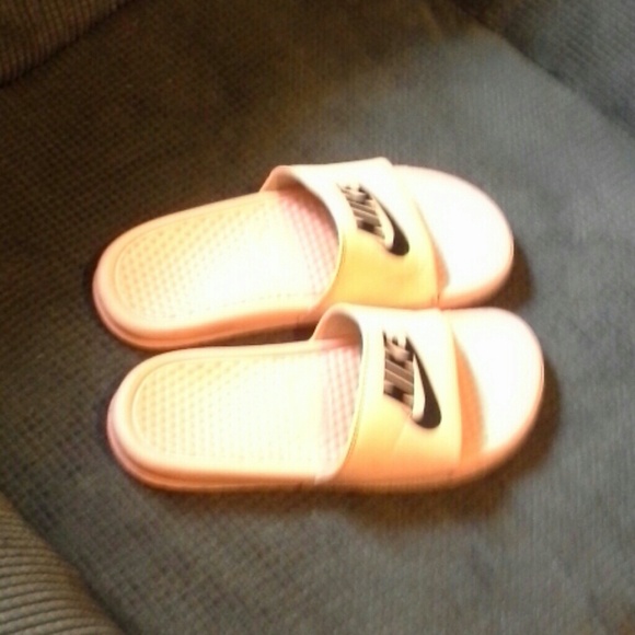 woman's neon orange Nike slides - Picture 2 of 2