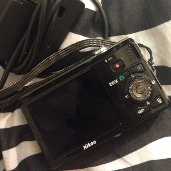 Nikon Camera 📷 - Picture 3 of 3