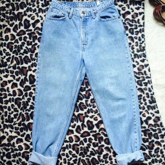 High waisted Levi jeans (bundle price $20)