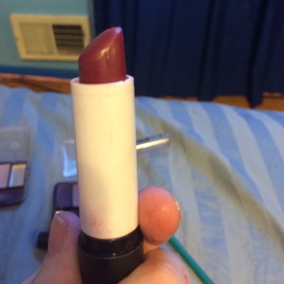 Makeup Bundle - Picture 3 of 4