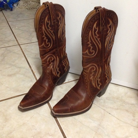 Boot size 7 Ariat