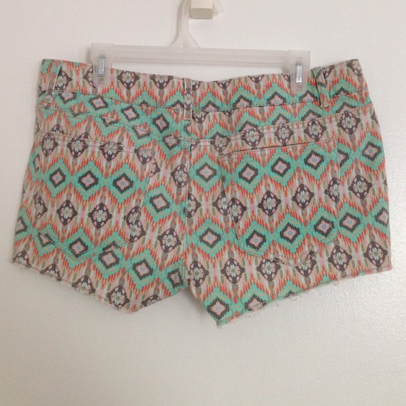 🚫SOLD🚫⚓️FINAL PRICE⚓️ Aztec short - Picture 2 of 4