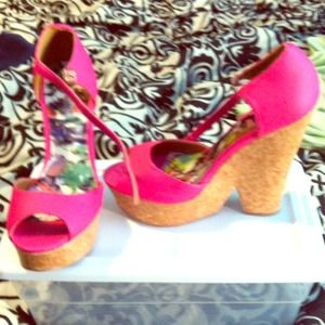 👏SALE! Never Worn Hot Pink Wedge Heels!
