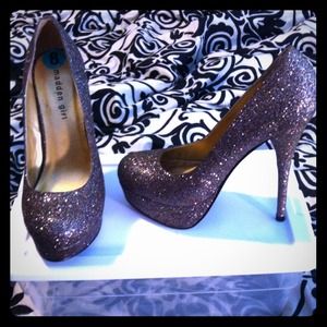 👏SALE!! Glitter heels by Madden Girl!