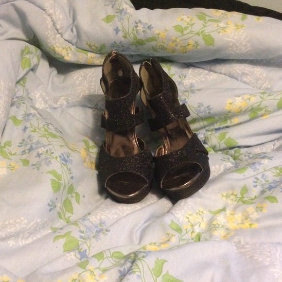 Black sparkly high heels