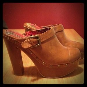 Brown clogs