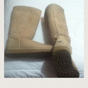 Tall sandy ugg boots
